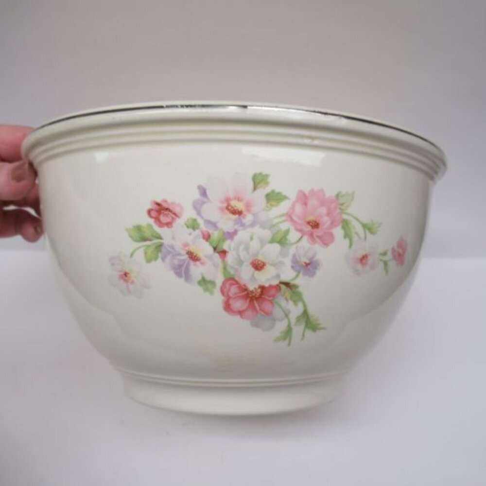 Homer Laughlin Kitchen Kraft VIRGINIA ROSE Fluffy Rose Three-Piece Mixing Bowls - Picture 11 of 11